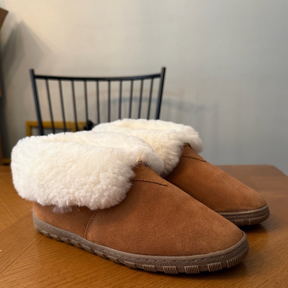 Cloud Nine Sheepskin Cozy Tan Ankle Boots with White Fur Lining